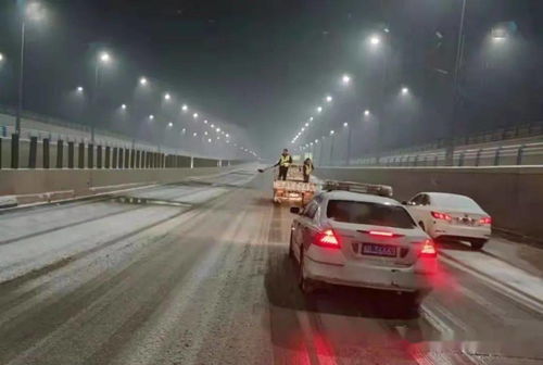 开封市交通运输综合行政执法支队全力以赴确保冰雪天气道路安全畅通